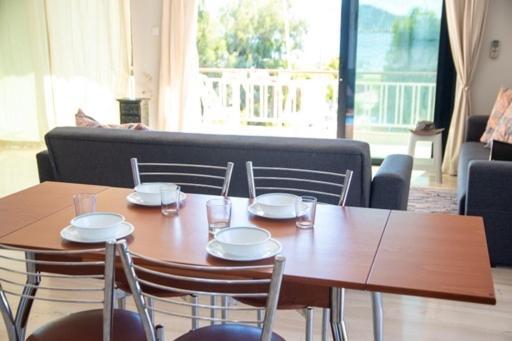 Lavish & Spacious Apt With Stunning Seaview, 10 Min Ath Airport Artemida  Ngoại thất bức ảnh