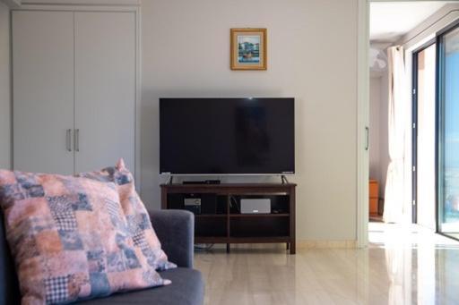 Lavish & Spacious Apt With Stunning Seaview, 10 Min Ath Airport Artemida  Ngoại thất bức ảnh